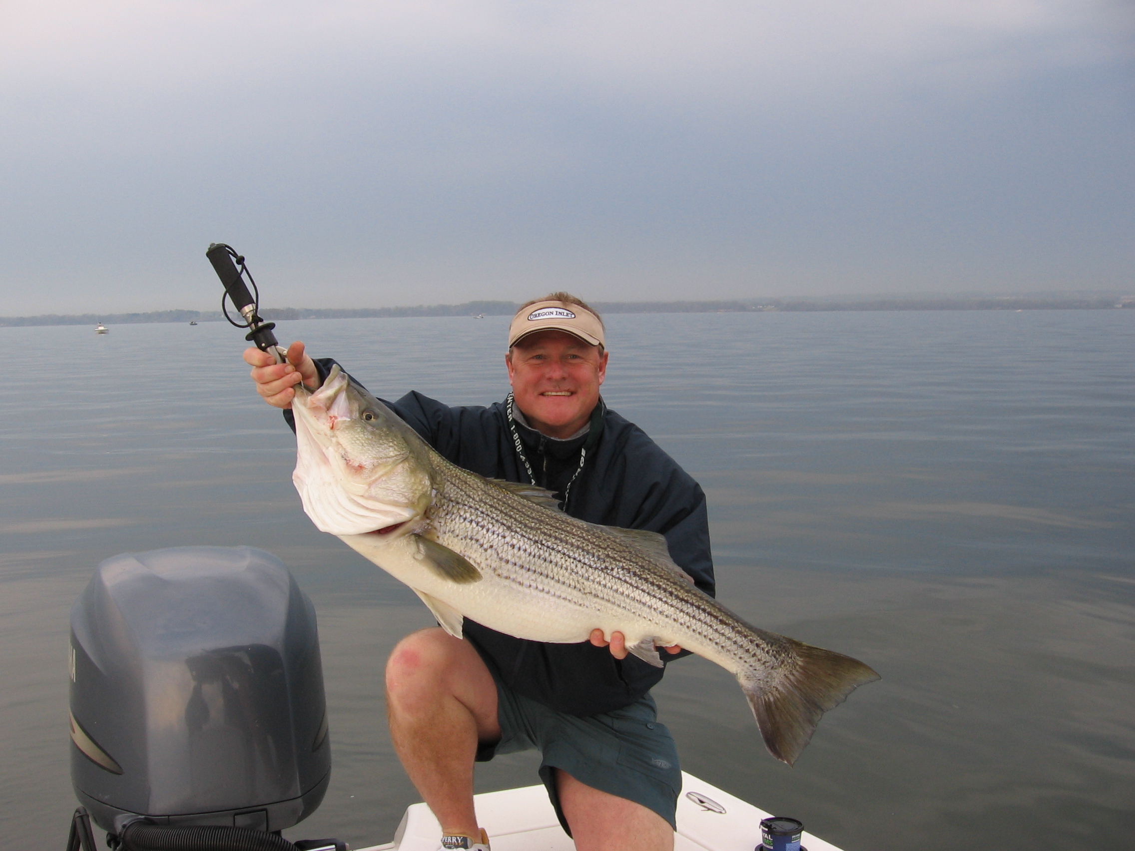 Light Tackle Fishing Patterns of The Chesapeake Bay: A Guide to Month by Month Pattern Development for Striped Bass (Chesapeake Trilogy: The